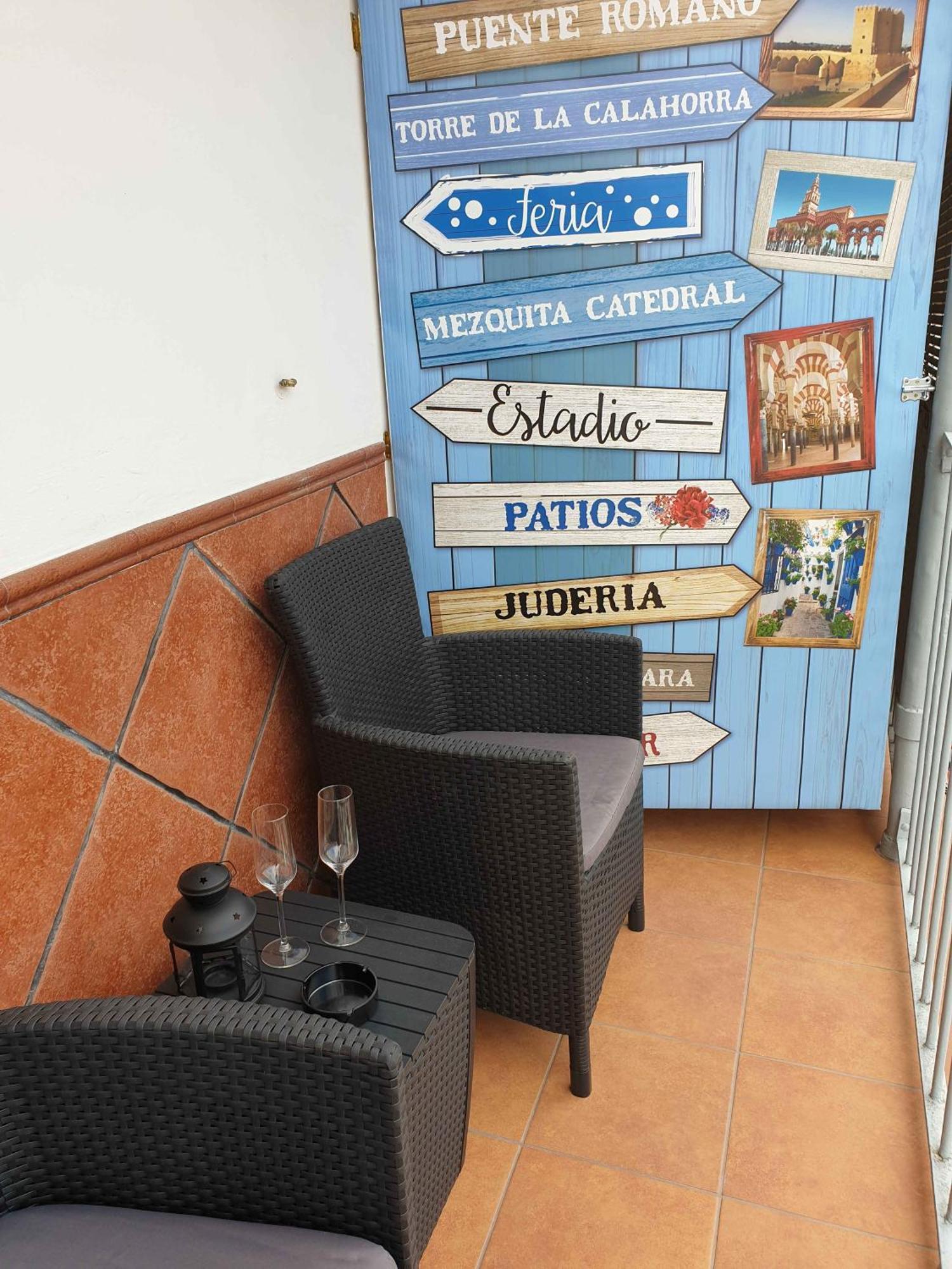 Apartamentos En Cordoba, Puente Romano Y Torre Calahorra エクステリア 写真